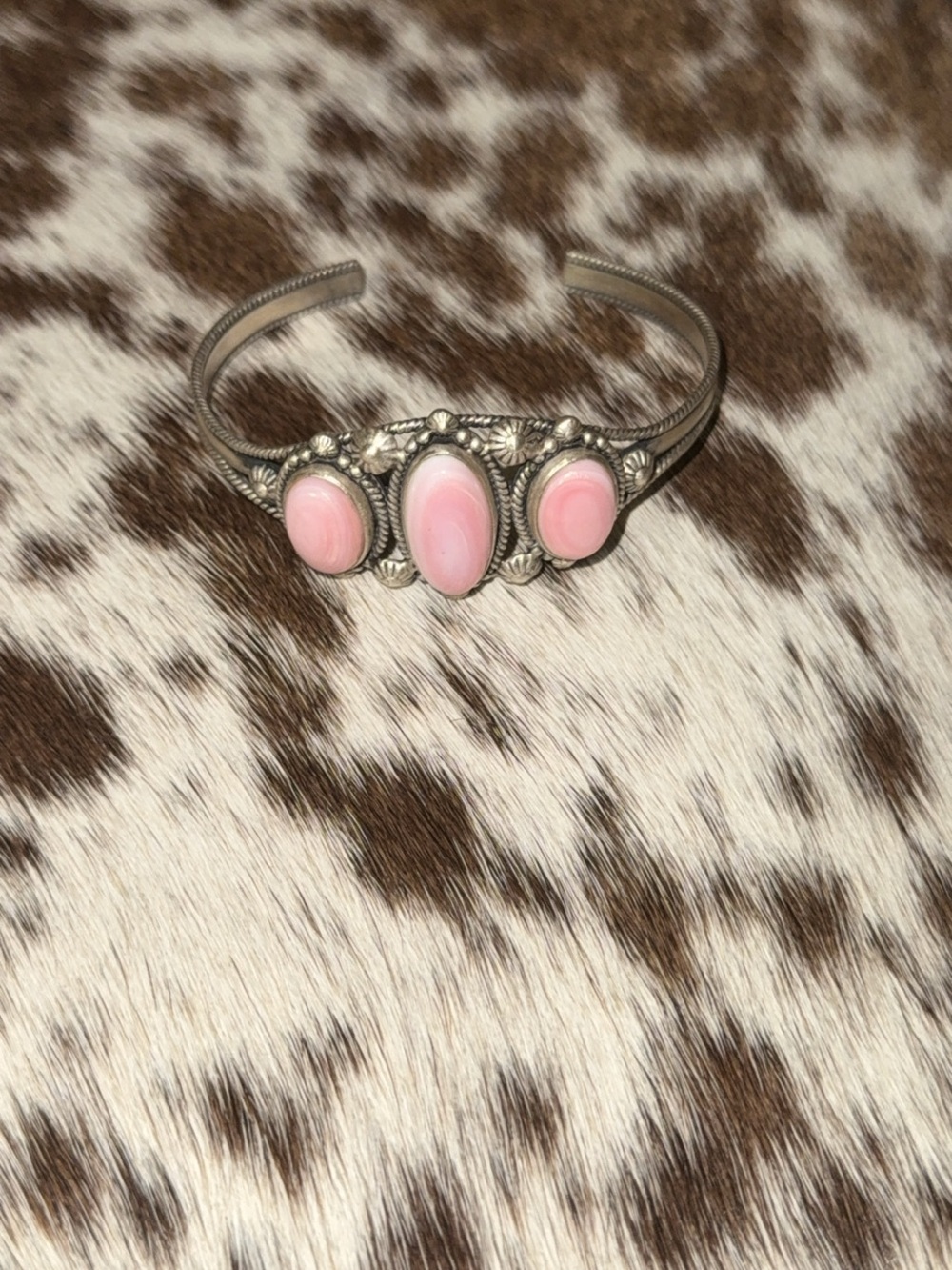 Sterling Silver Pink Conch Cuff Bracelet - Picture 3 of 14